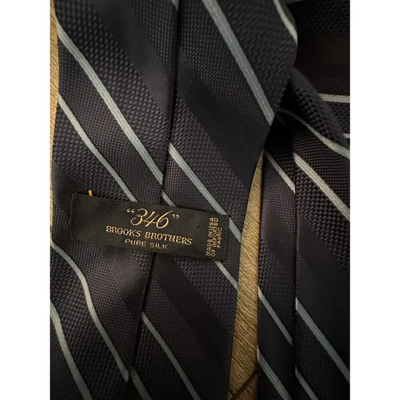 Brooks Brothers 346 Black & White Striped Pure Silk Tie - Picture 3 of 3